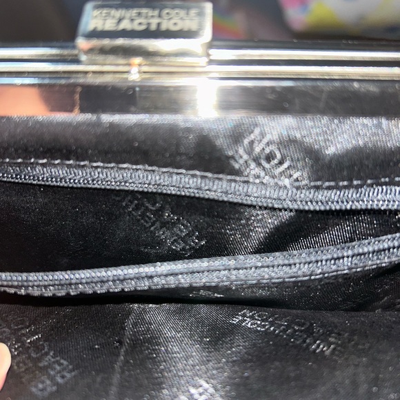 NWOT Kenneth Cole Reaction Black vegan leather wallet - Picture 5 of 5